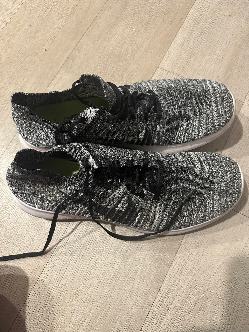 Nike Knit Running Shoes - Black & White